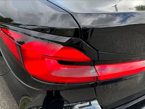 Used 2021 BMW 530i w/ Premium Package RWD image 22