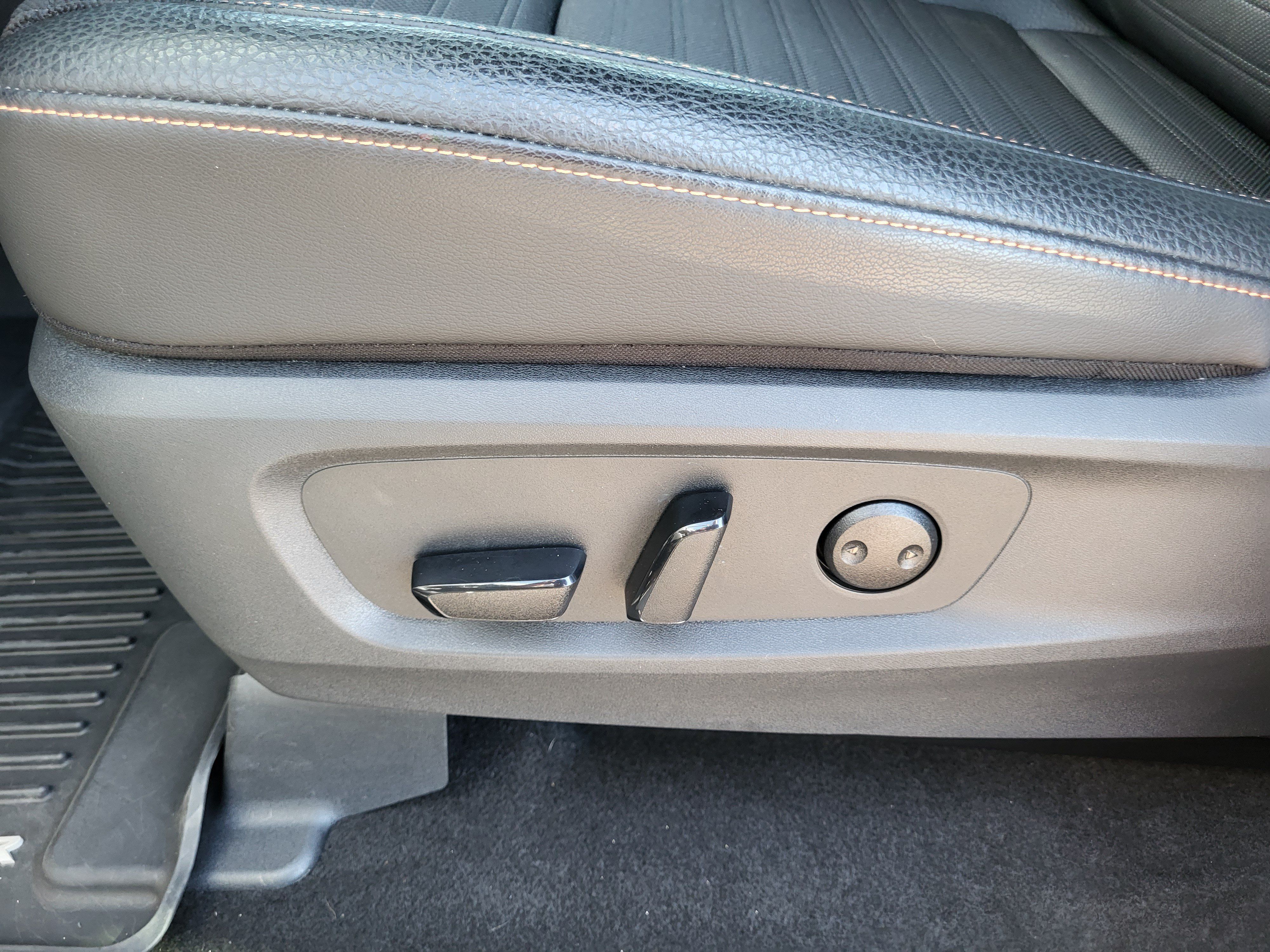 Used 2025 Nissan Pathfinder Rock Creek AWD/4WD image 12