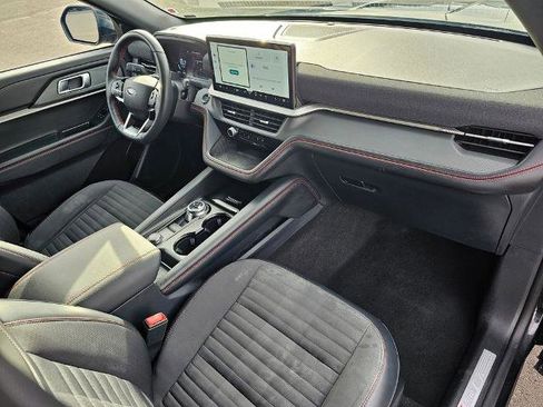 Certified 2025 Ford Explorer ST-Line image 19