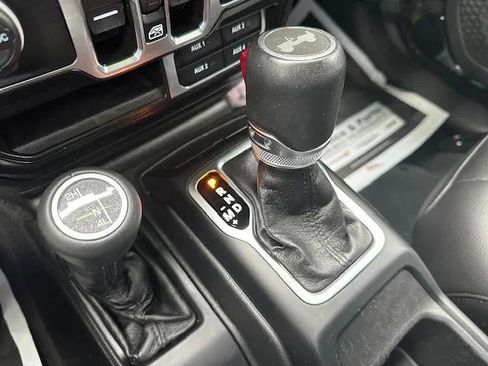 Certified 2022 Jeep Wrangler Unlimited Sahara image 22