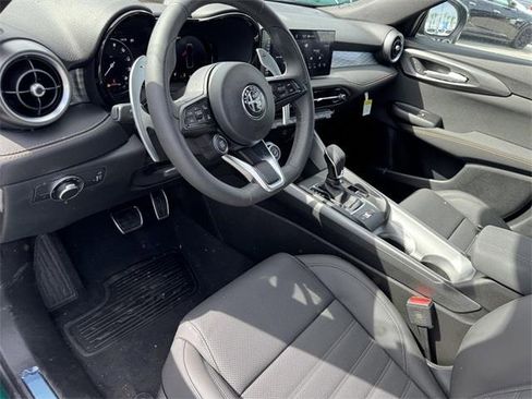 New 2025 Alfa Romeo Tonale w/ Premium Package image 13