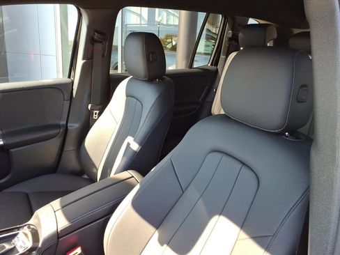 New 2025 Mercedes-Benz GLB 250 4MATIC image 13