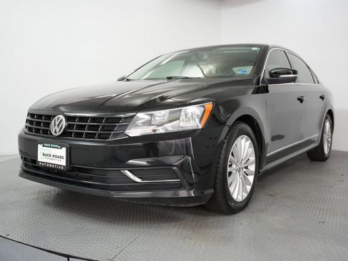 Used 2016 Volkswagen Passat 1.8T SE image 3