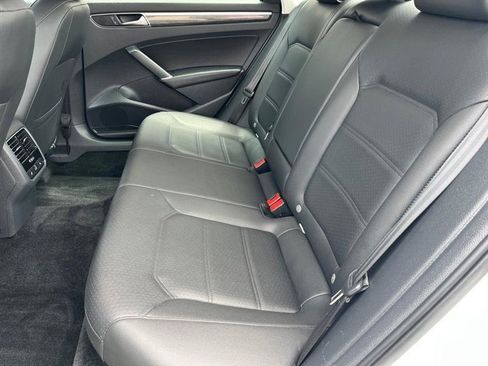 Used 2017 Volkswagen Passat 1.8T SE FWD image 22