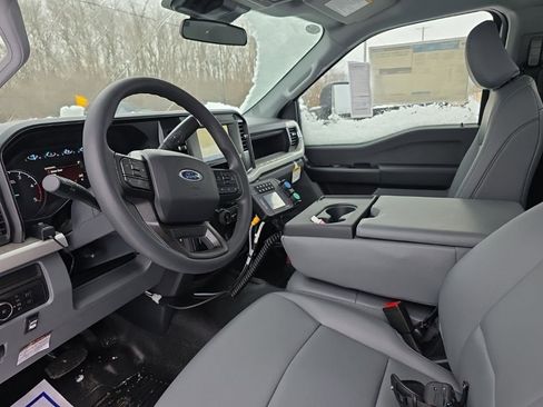 New 2025 Ford F550 4x4 Regular Cab Super Duty image 11