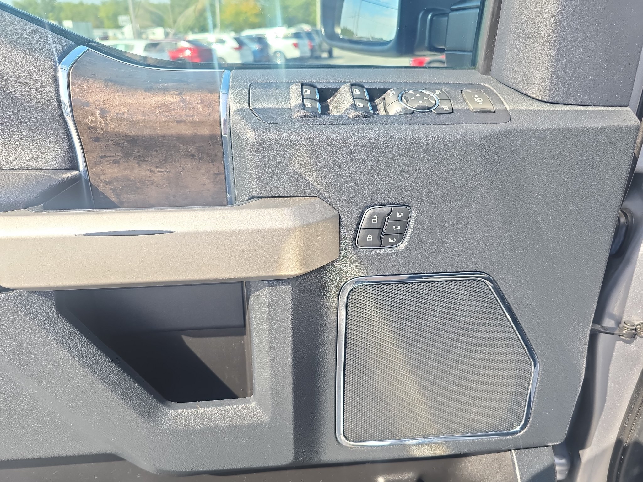 Used 2022 Ford F350 Lariat w/ Chrome Package AWD/4WD image 22