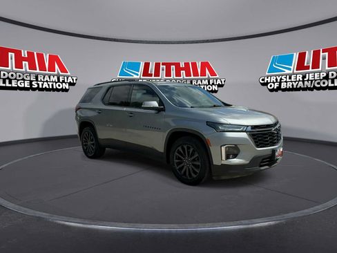 Used 2023 Chevrolet Traverse RS AWD/4WD image 2