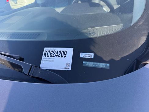 Used 2019 Nissan Pathfinder S image 19