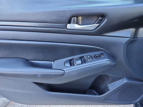 Used 2025 Nissan Altima 2.5 SV image 23