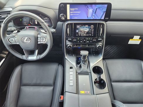 Certified 2025 Lexus LX 600 4WD w/ Luxury Package image 28