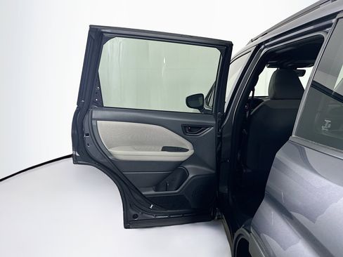 Used 2025 Subaru Forester image 25