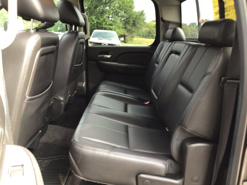 Used 2014 Chevrolet Silverado 3500 LTZ w/ LTZ Plus Package AWD/4WD image 33