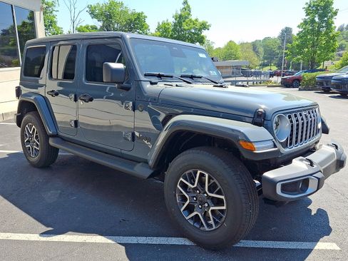 New 2026 Jeep Wrangler Unlimited Sahara AWD/4WD image 2