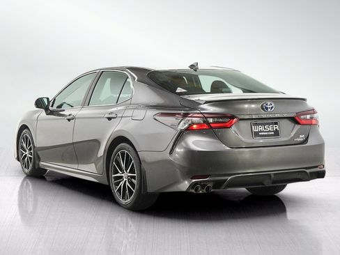 Used 2023 Toyota Camry XLE FWD image 4
