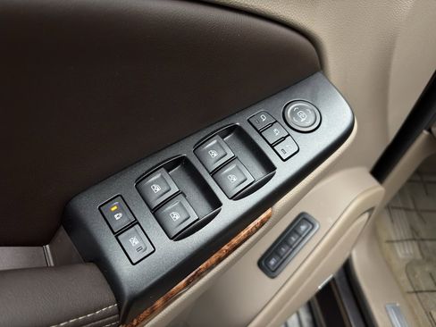 Used 2015 Chevrolet Tahoe LTZ image 22