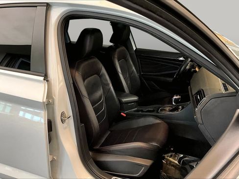 Used 2023 Volkswagen Jetta GLI Autobahn FWD image 9