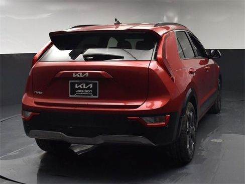 Certified 2024 Kia Niro Wind w/ Wind Preserve Package image 7