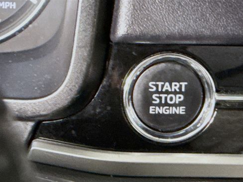 Used 2024 Mitsubishi Outlander SE Black Edition image 21