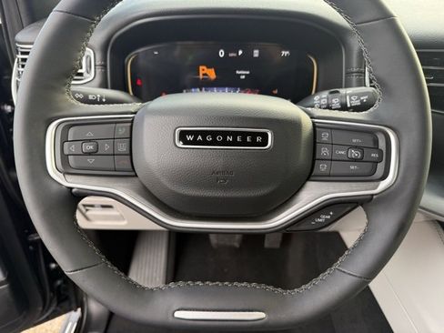 Certified 2025 Jeep Wagoneer Series III w/ Premium Group I image 21