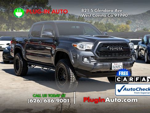 Used 2016 Toyota Tacoma TRD Sport RWD image 3