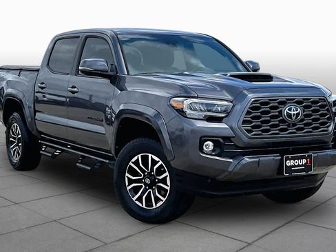Used 2021 Toyota Tacoma TRD Sport w/ Technology Package AWD/4WD image 3
