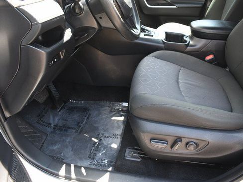 Used 2024 Toyota RAV4 XLE AWD/4WD image 15