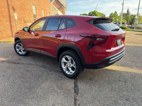 New 2026 Chevrolet Trax LS w/ LS Convenience Package FWD image 5