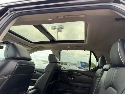 Used 2024 Honda Pilot Elite image 11