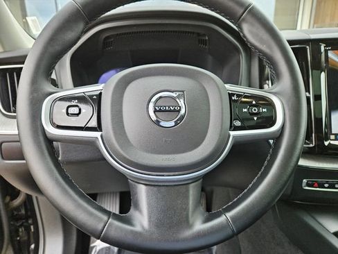 Used 2025 Volvo XC60 B5 Plus w/ Climate Package AWD/4WD image 22
