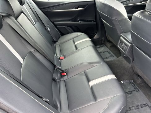 Used 2025 Toyota Camry SE FWD image 11