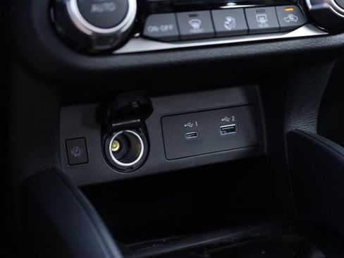 New 2025 Nissan Versa SR w/ Trunk Package image 14