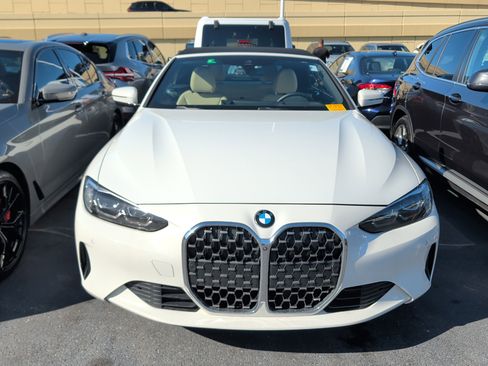 Used 2024 BMW 430i xDrive Convertible w/ Premium Package image 2