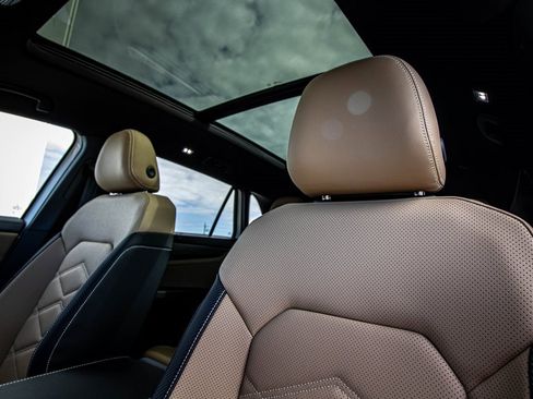 New 2026 Volkswagen Atlas Cross Sport SE image 2