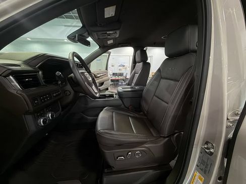 Used 2023 GMC Yukon Denali AWD/4WD image 11