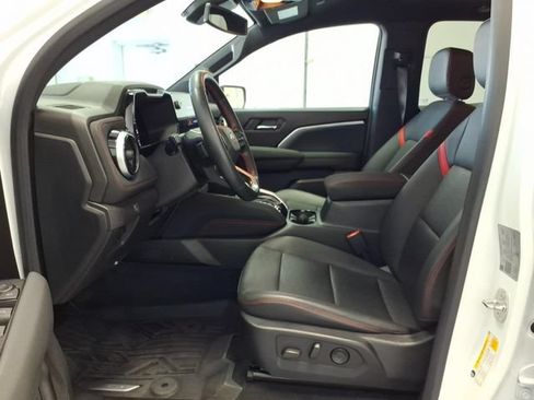 Used 2023 Chevrolet Colorado Z71 w/ Z71 Convenience Package 2 AWD/4WD image 12