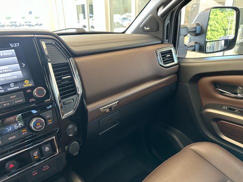 Used 2023 Nissan Titan Platinum Reserve w/ Moonroof Package AWD/4WD image 32
