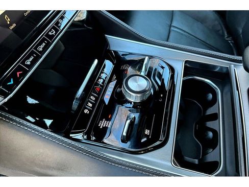 New 2026 Jeep Grand Wagoneer 4WD image 9