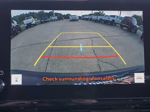 Used 2025 Toyota Corolla Cross XLE FWD image 27
