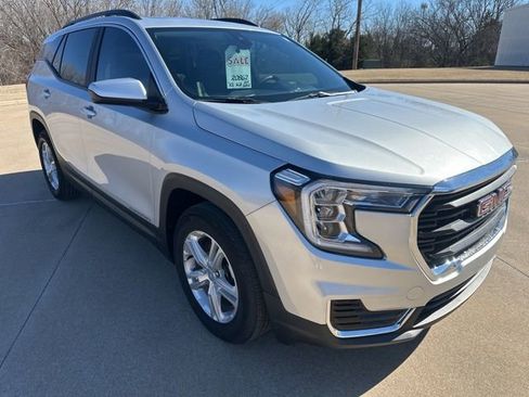 Used 2022 GMC Terrain SLE w/ Driver Convenience Package image 7