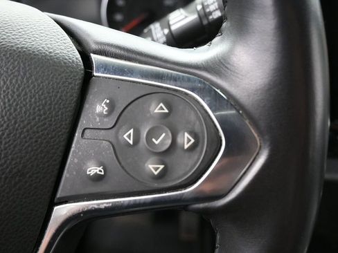 Used 2022 Chevrolet Traverse LT image 19