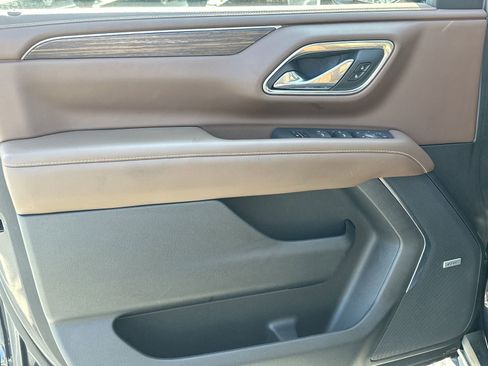 Used 2023 Chevrolet Tahoe High Country image 14