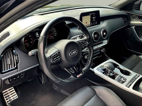 Used 2020 Kia Stinger GT2 image 18