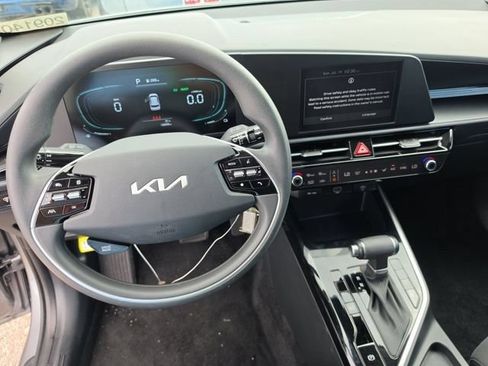 Used 2026 Kia Niro LX FWD image 7