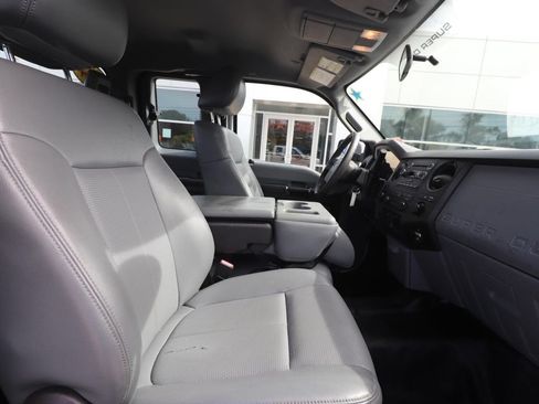 Used 2014 Ford F250 XL w/ Power Equipment Group RWD image 9