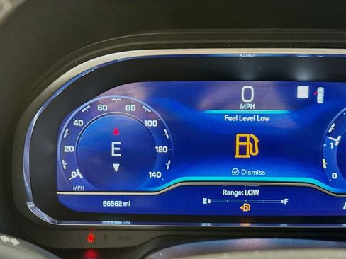 Used 2022 Chevrolet Suburban LT w/ LT Signature Plus Package image 10