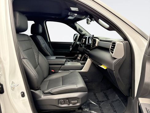 Used 2025 Toyota Sequoia Limited w/ Tow Technology Package image 17