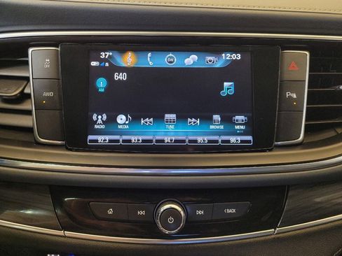 Used 2019 Buick Enclave Essence image 25