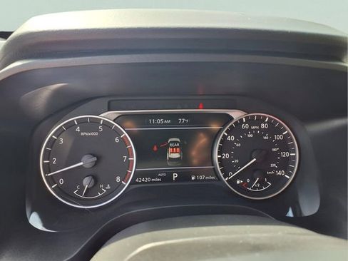 Used 2025 Nissan Rogue SV AWD/4WD image 24
