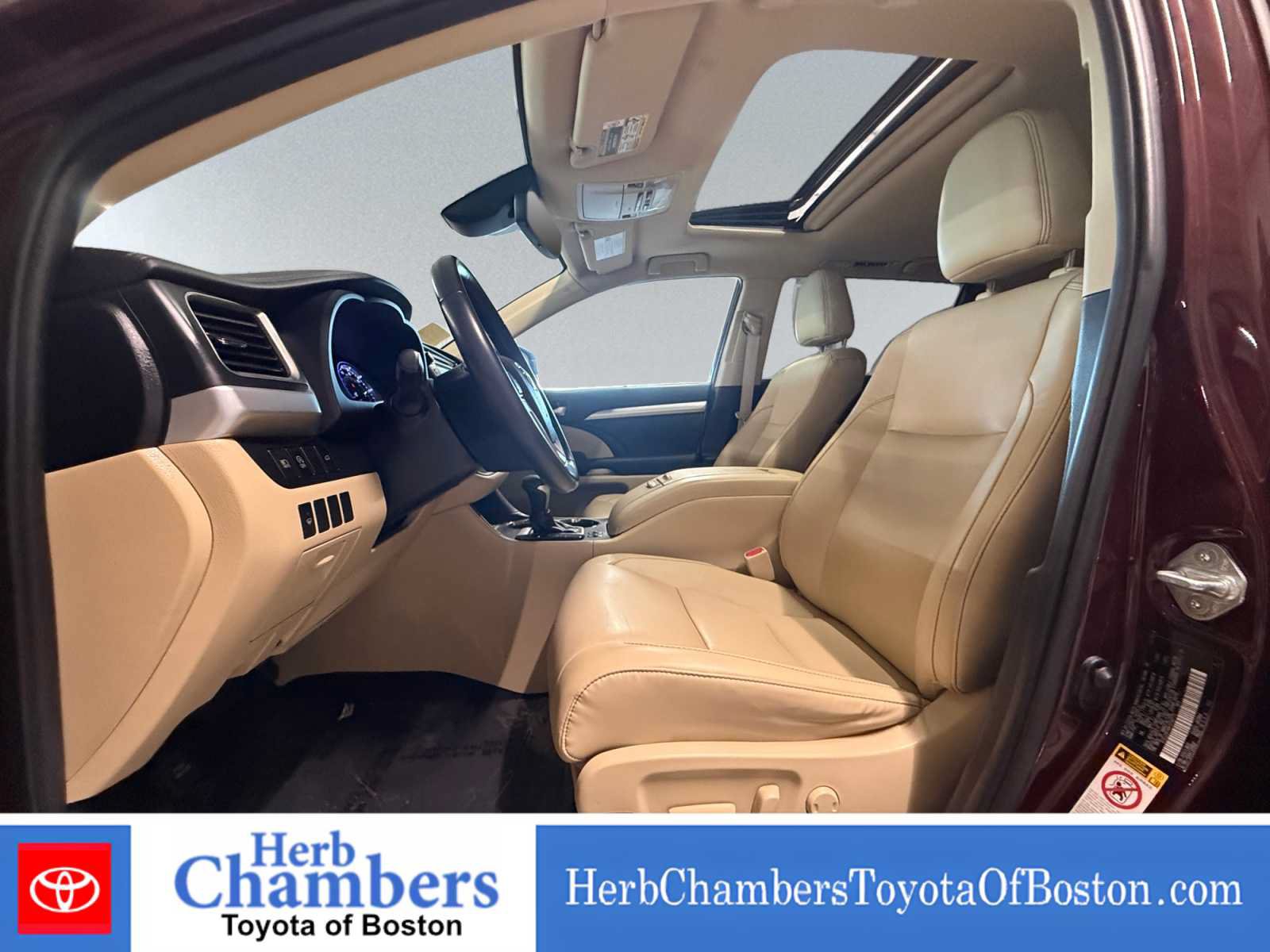 Used 2019 Toyota Highlander XLE AWD/4WD image 7