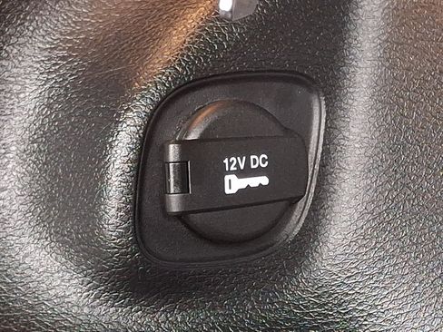 Used 2021 Jeep Cherokee Latitude Lux w/ Comfort/Convenience Group image 35